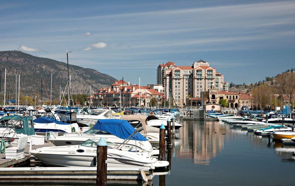 The Royal Kelowna - Bellstar Hotels & Resorts ภายนอก รูปภาพ