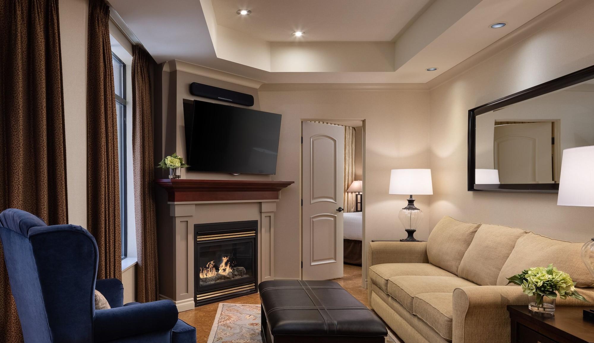The Royal Kelowna - Bellstar Hotels & Resorts ภายนอก รูปภาพ
