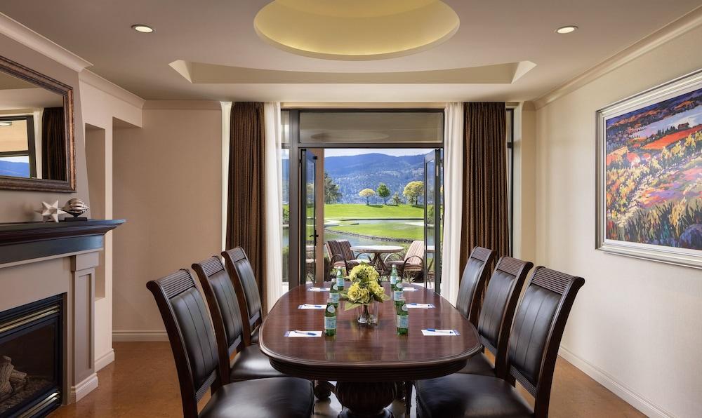 The Royal Kelowna - Bellstar Hotels & Resorts ภายนอก รูปภาพ
