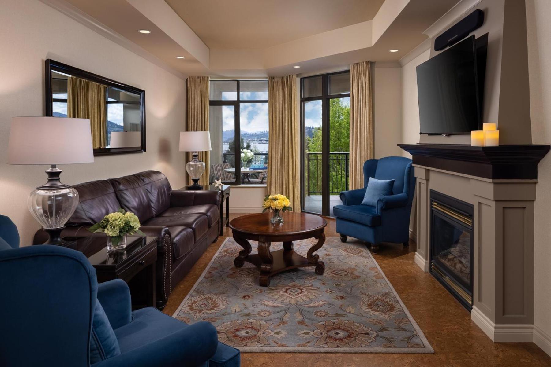 The Royal Kelowna - Bellstar Hotels & Resorts ภายนอก รูปภาพ